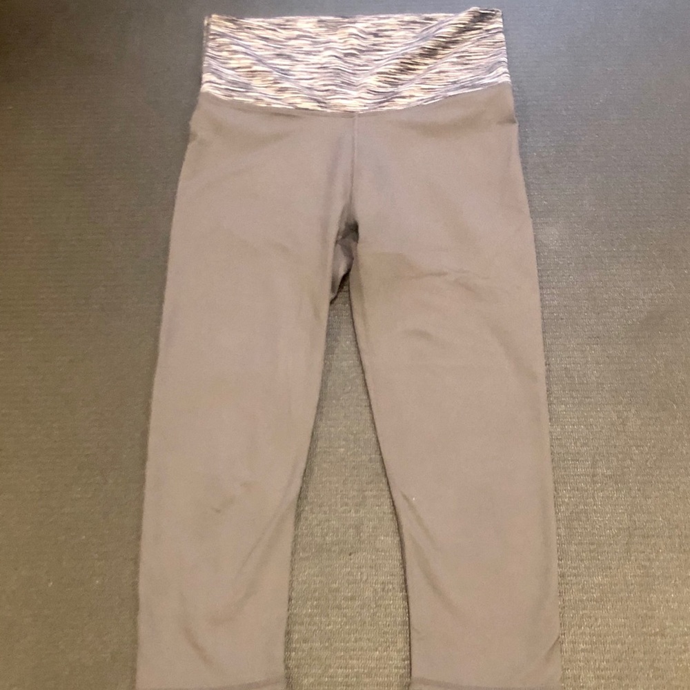 Fabletics Fold Over Waist Salar Gray Capri- XS